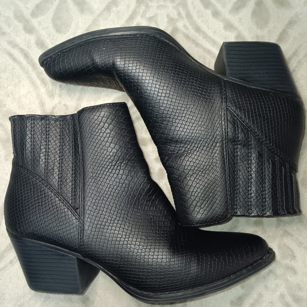 a.n.a Textured Black Ankle Booties